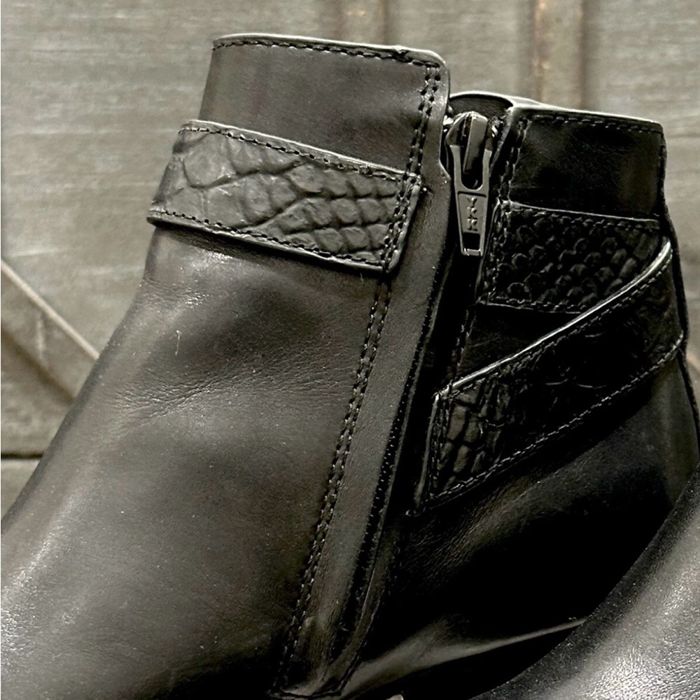 COACH Elegant Black Buckle Ankle Boots Size 6 - Picture 6 of 7